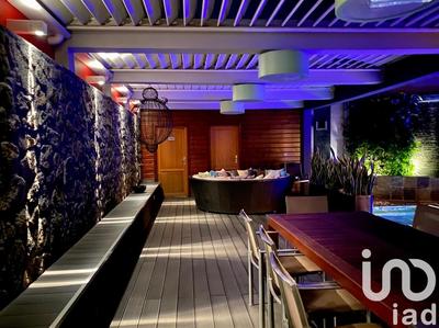 Maison - 308 m² - 9 pièces