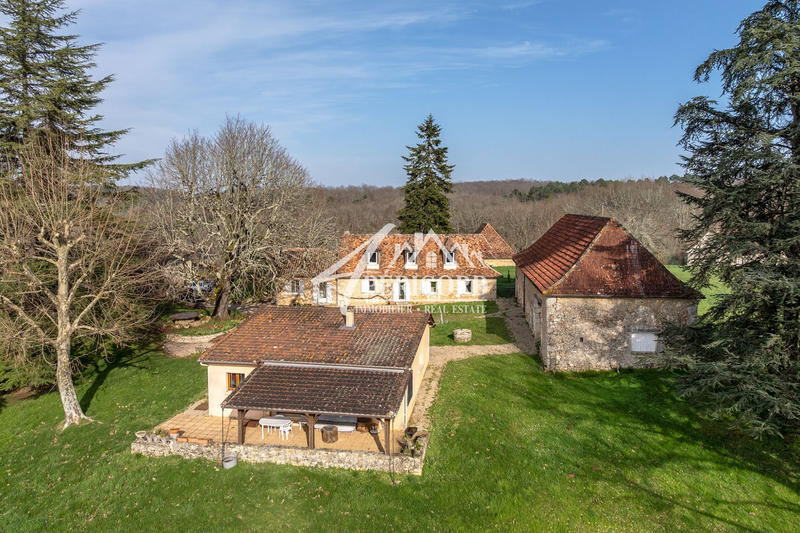 Maison - 210 m² - 10 pièces