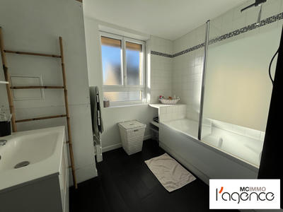 Appartement - 75 m² - 3 pièces