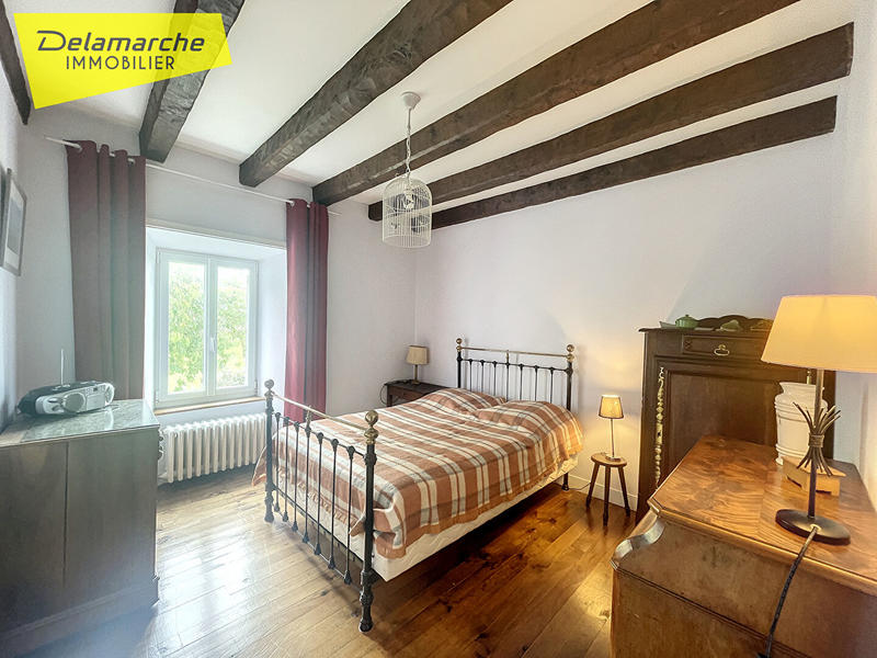 Maison - 208 m² - 9 pièces