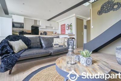 Chambre - 13 m² - 1 pièce