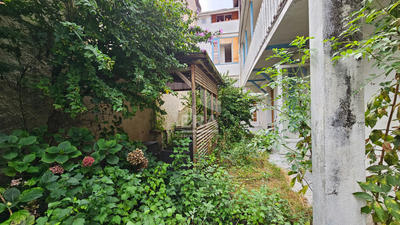 Maison - 240 m² - 10 pièces