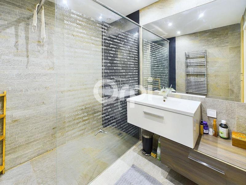 Loft - 84 m² - 3 pièces