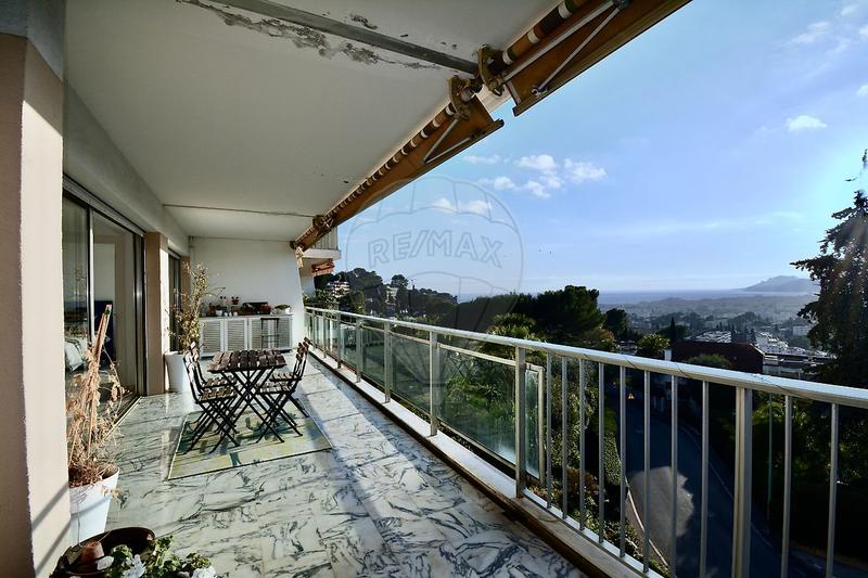 Appartement - 101 m² - 4 pièces