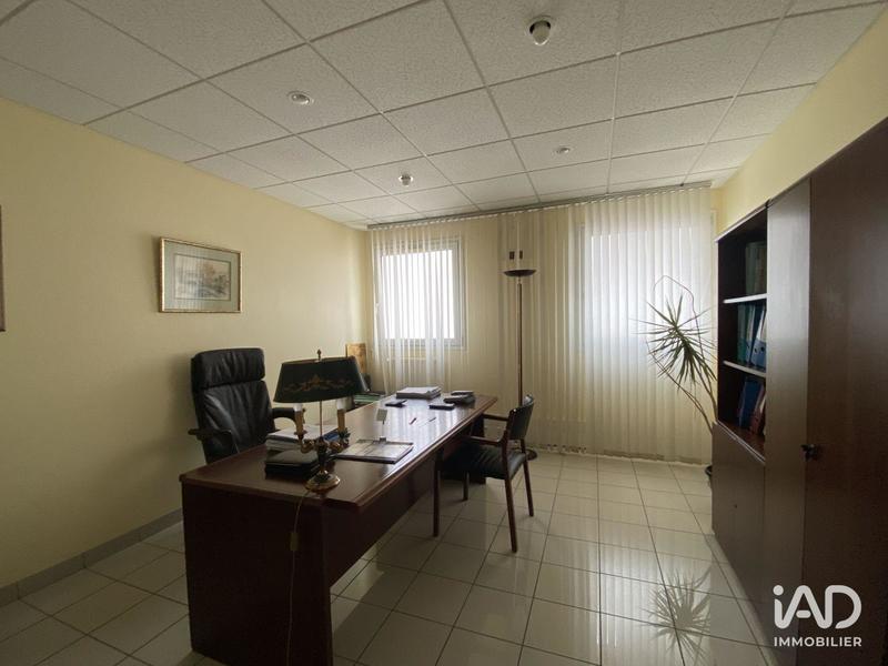 Local commercial - 596 m²