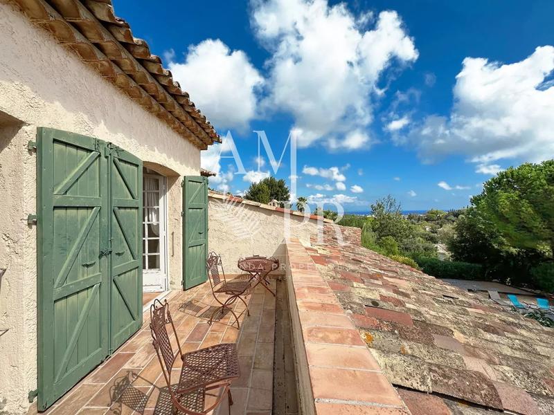 Villa - 240 m² - 7 pièces