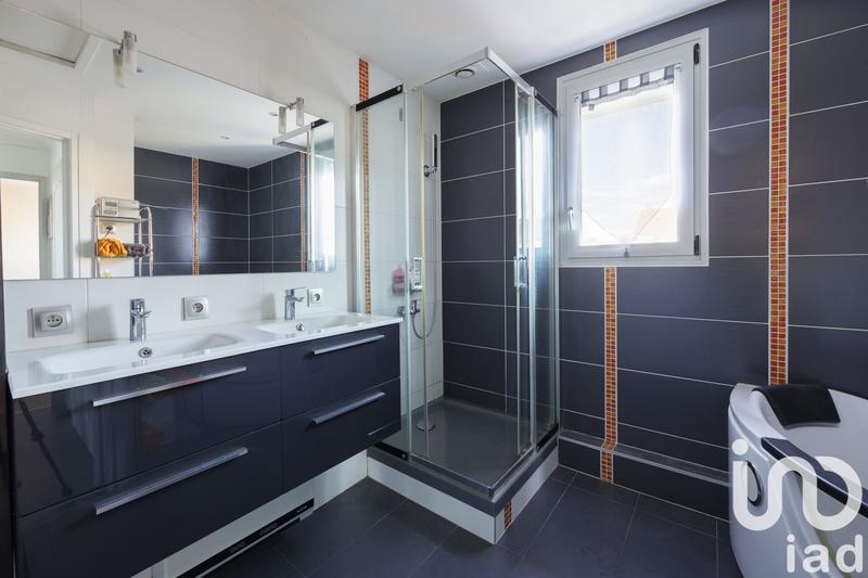 Maison - 91 m² - 5 pièces