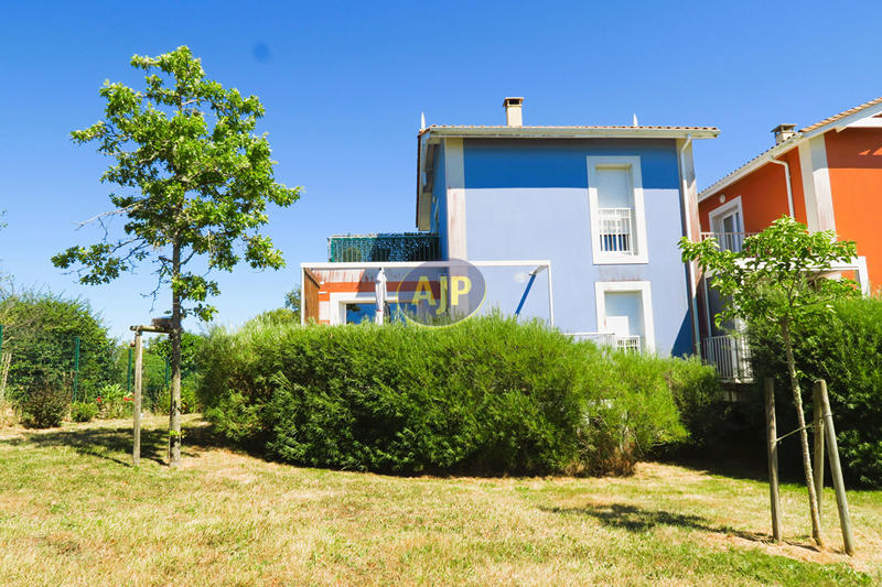 Maison - 92 m² - 4 pièces