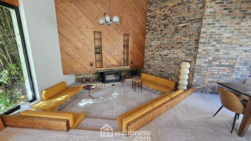 Maison - 233 m² - 9 pièces