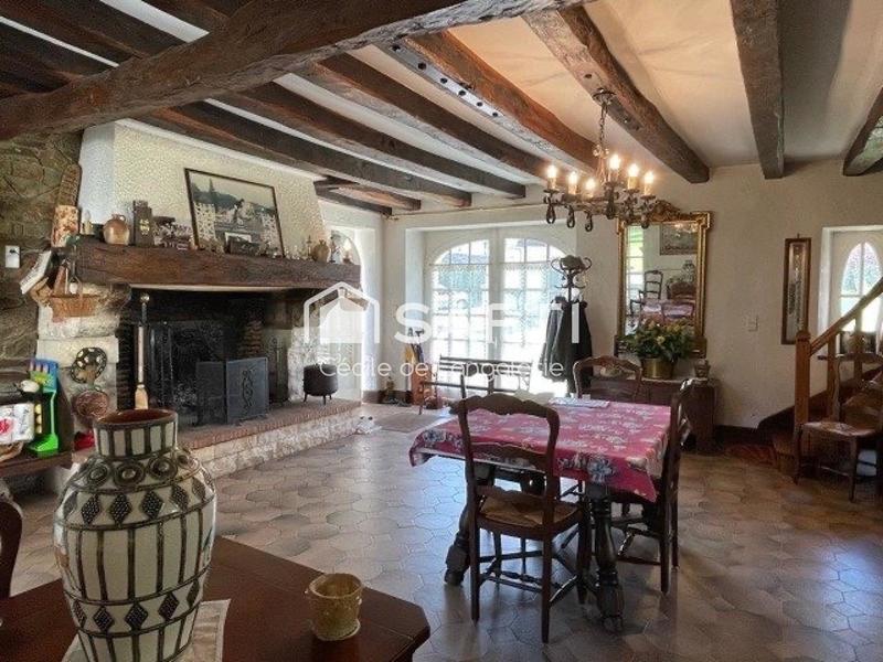 Maison - 189 m² - 7 pièces