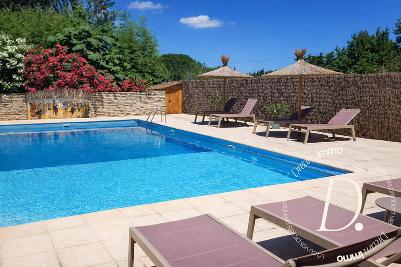 Mas - 405 m² - 17 pièces