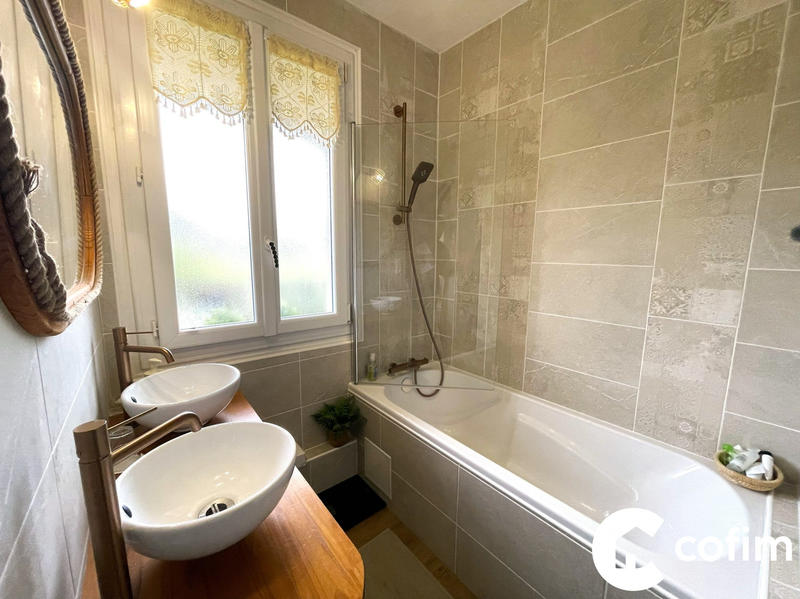 Maison - 147 m² - 7 pièces