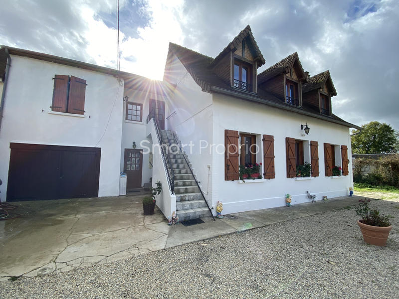 Maison - 180 m² - 8 pièces