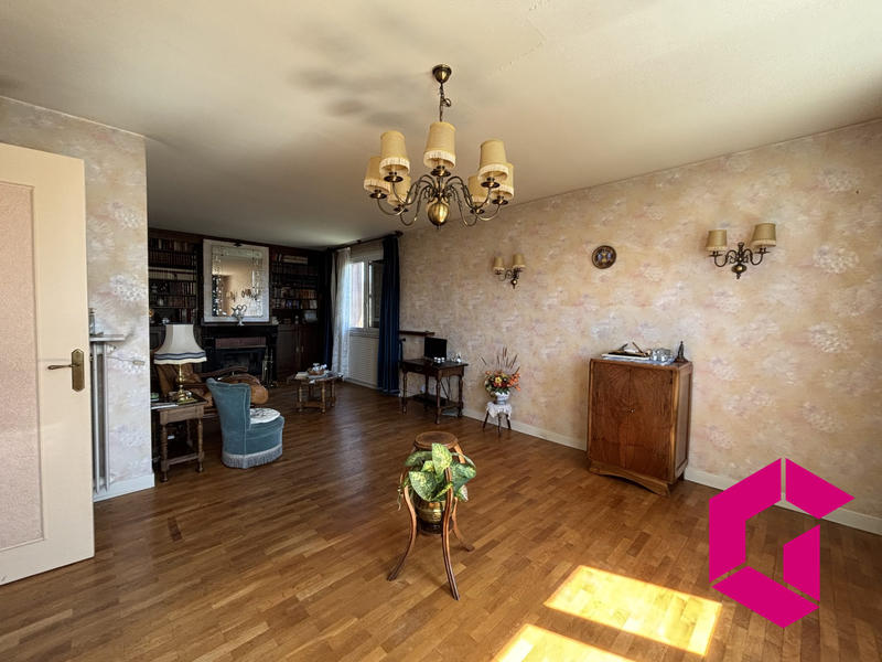 Maison - 170 m² - 7 pièces