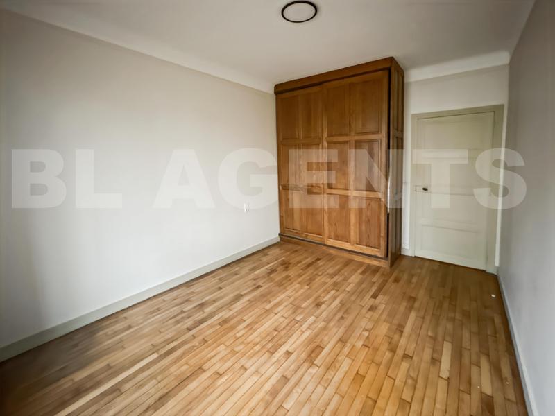 Maison de ville - 263 m² - 9 pièces