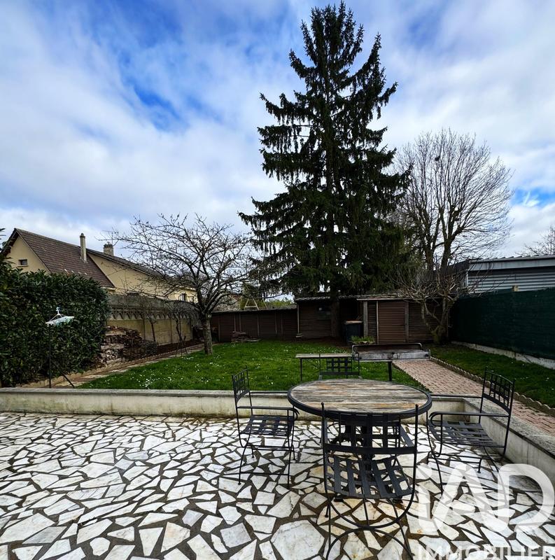 Maison - 200 m² - 9 pièces