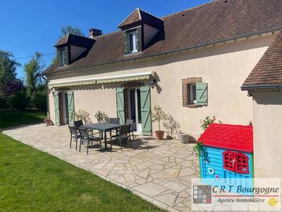 Maison ancienne - 177 m² - 9 pièces