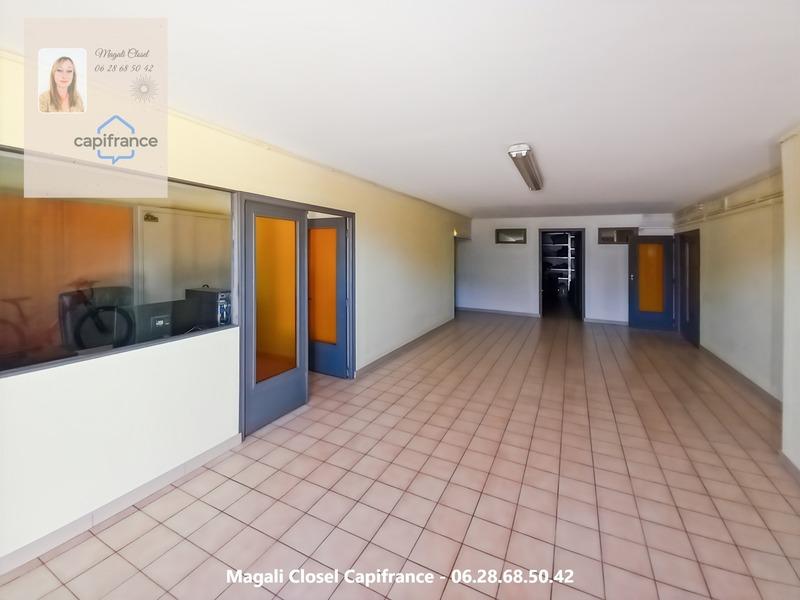 Maison - 216 m² - 9 pièces