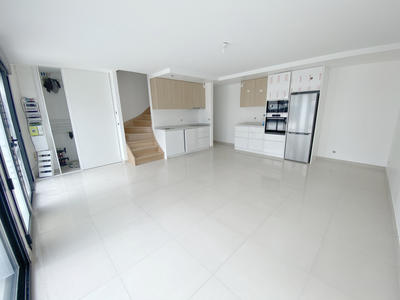 Maison - 92 m² - 4 pièces