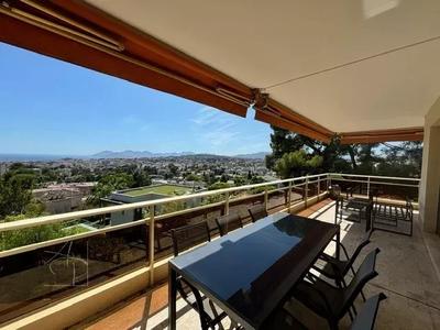 Appartement - 110 m² - 4 pièces