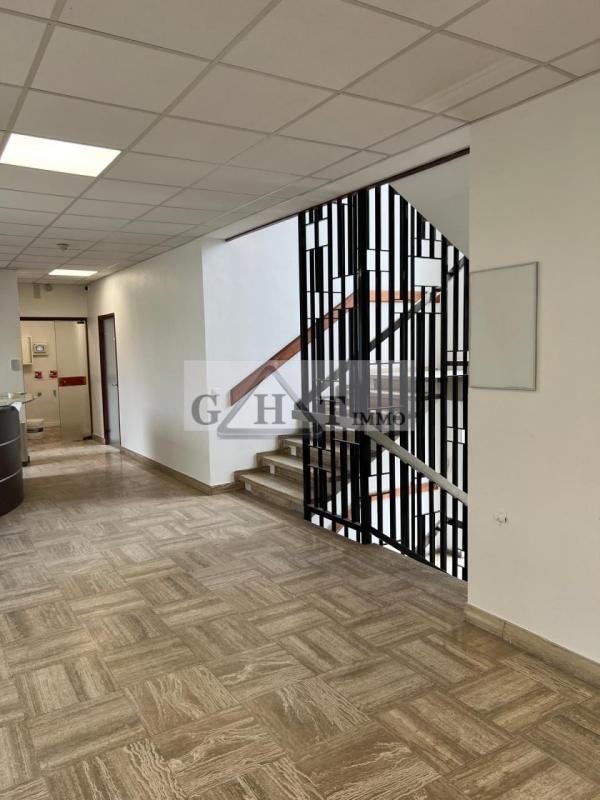 Bureau - 300 m²