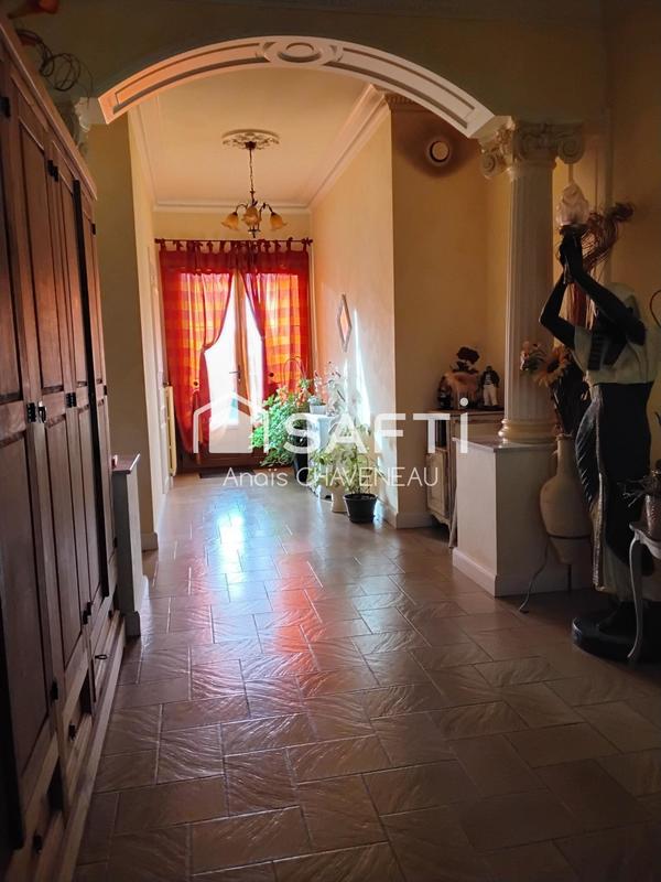 Maison - 280 m² - 8 pièces