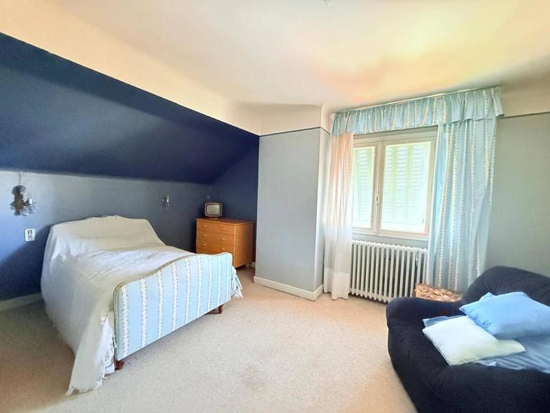 Maison - 210 m² - 8 pièces