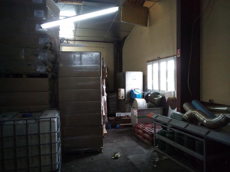 Entrepôt - 4 840 m²