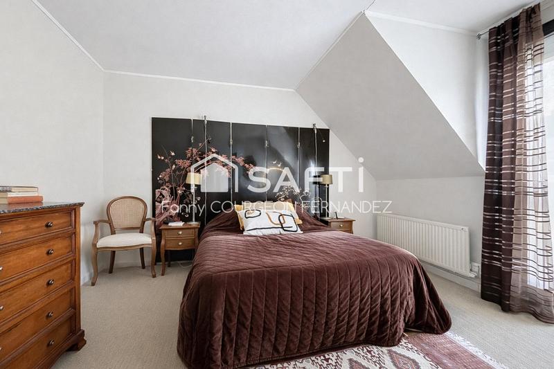 Maison - 180 m² - 8 pièces