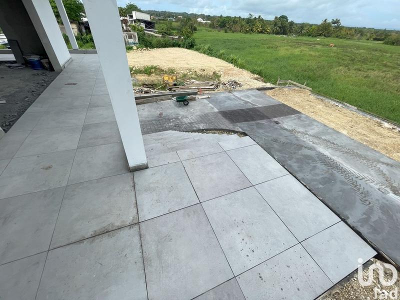 Local commercial - 204 m²