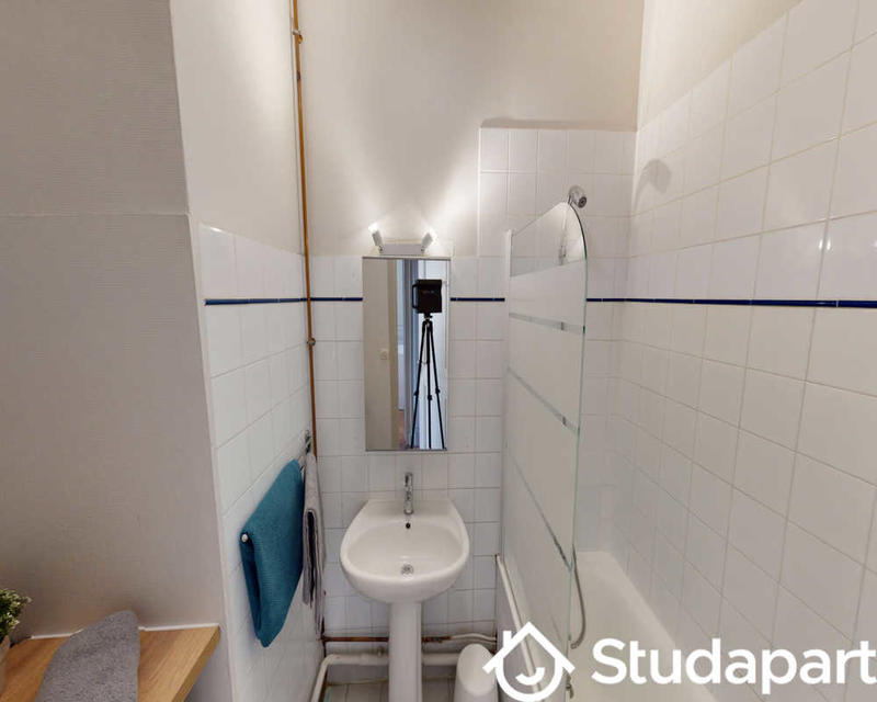 Chambre - 80 m² - 1 pièce