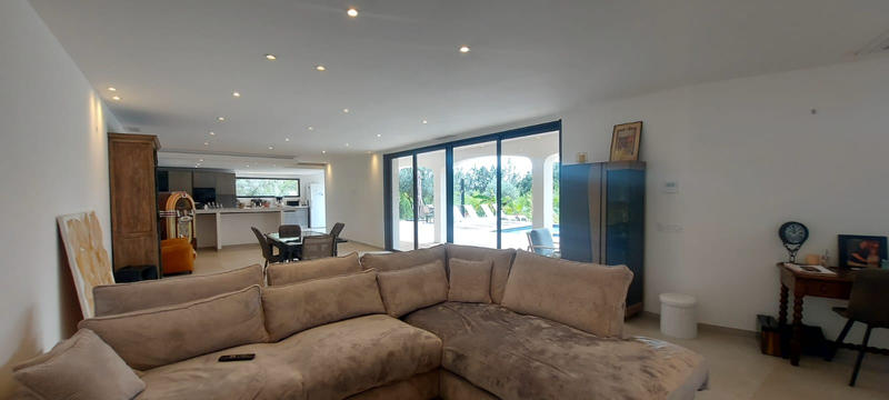 Villa - 250 m² - 6 pièces