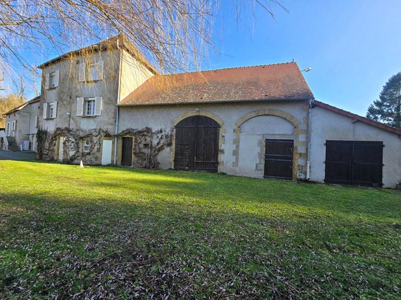 Moulin - 270 m² - 10 pièces