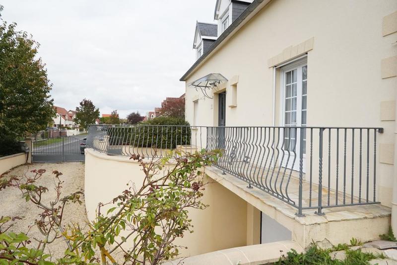 Maison - 196 m² - 7 pièces