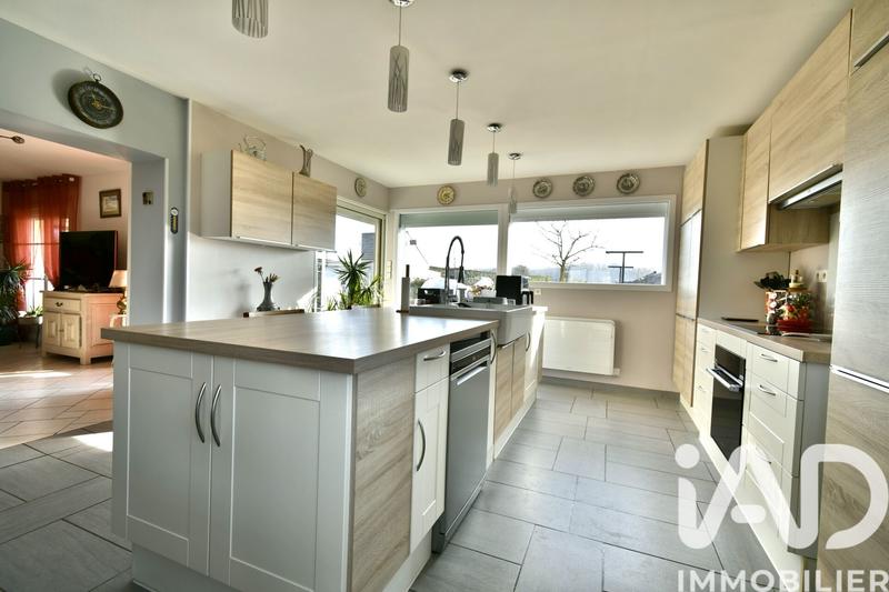 Maison - 179 m² - 8 pièces