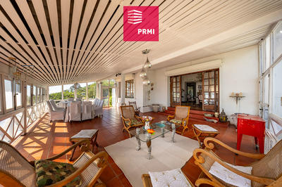 Maison - 400 m² - 8 pièces