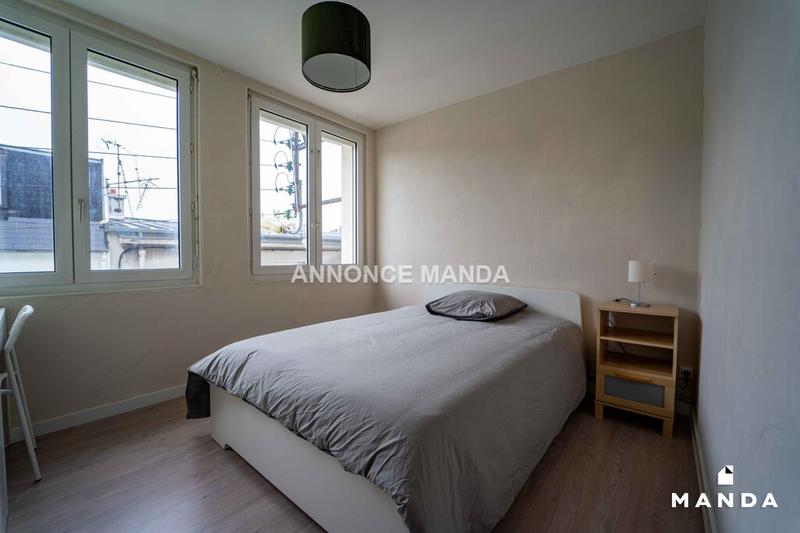 Chambre - 10 m² - 6 pièces
