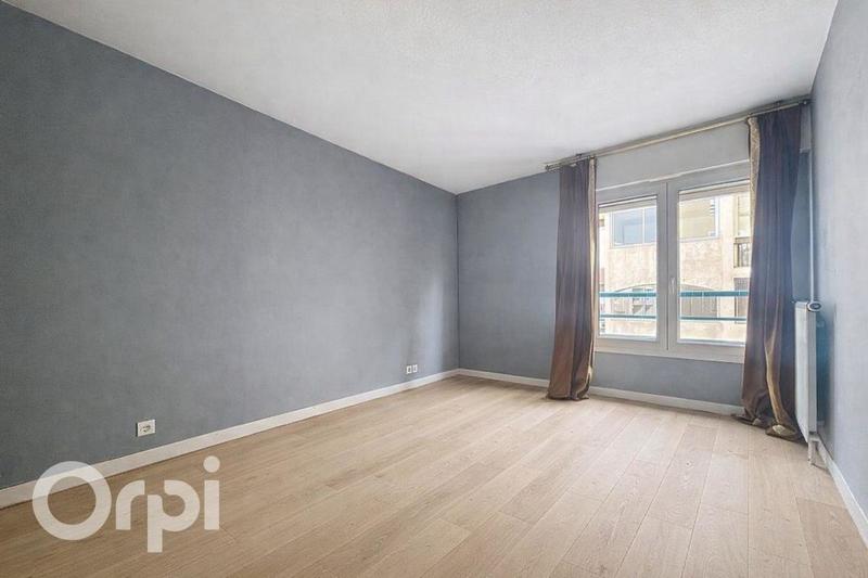 Appartement - 82 m² - 3 pièces