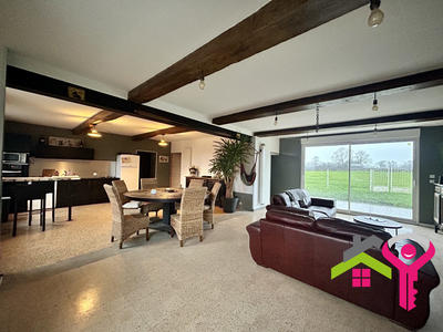 Maison - 160 m² - 5 pièces