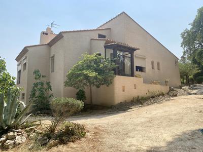 Maison - 180 m² - 4 pièces