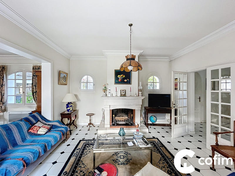 Maison traditionnelle - 137 m² - 5 pièces