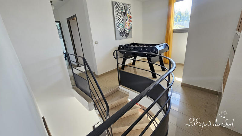 Maison - 162 m² - 8 pièces