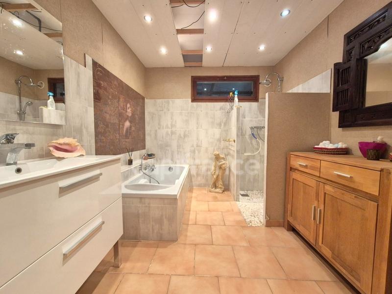 Maison - 107 m² - 4 pièces