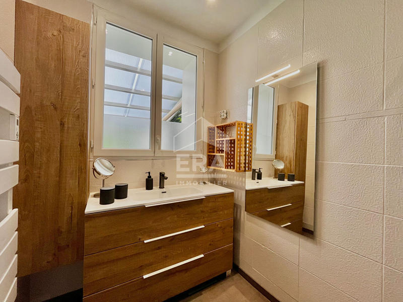 Maison - 93 m² - 4 pièces