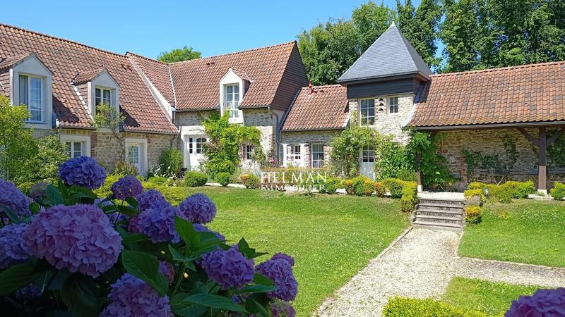 Maison - 468 m² - 10 pièces