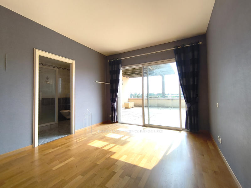 Appartement - 160 m² - 4 pièces