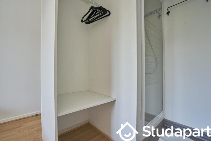 Chambre - 14 m² - 1 pièce