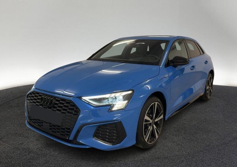 Audi A3 sportback 40 TFSIe 204 s-Line Hybride Rechargeable / Matrix Led B&amp;O Jantes 18" Sieges et Coffre Elec Alcantara