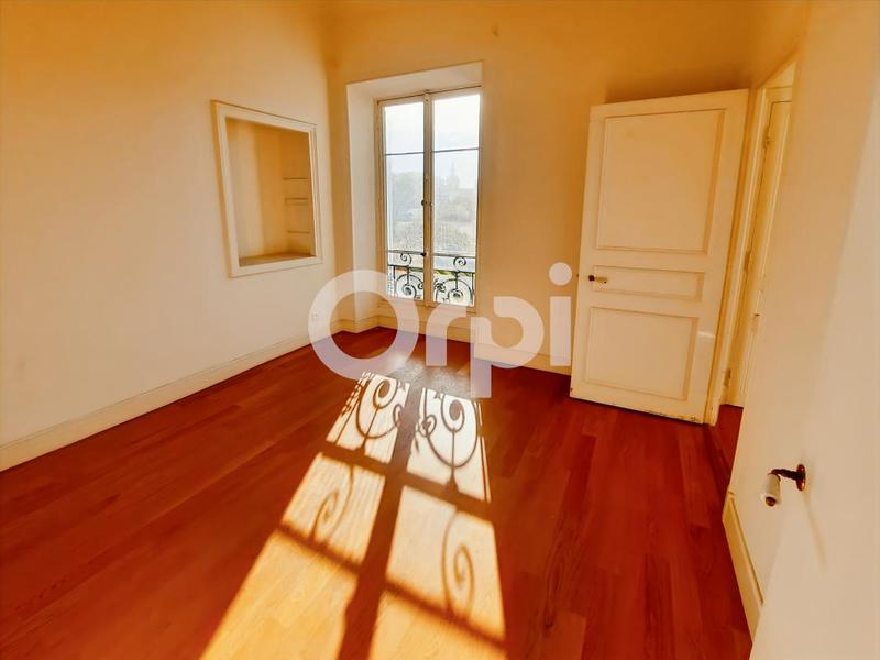 Appartement - 170 m² - 6 pièces