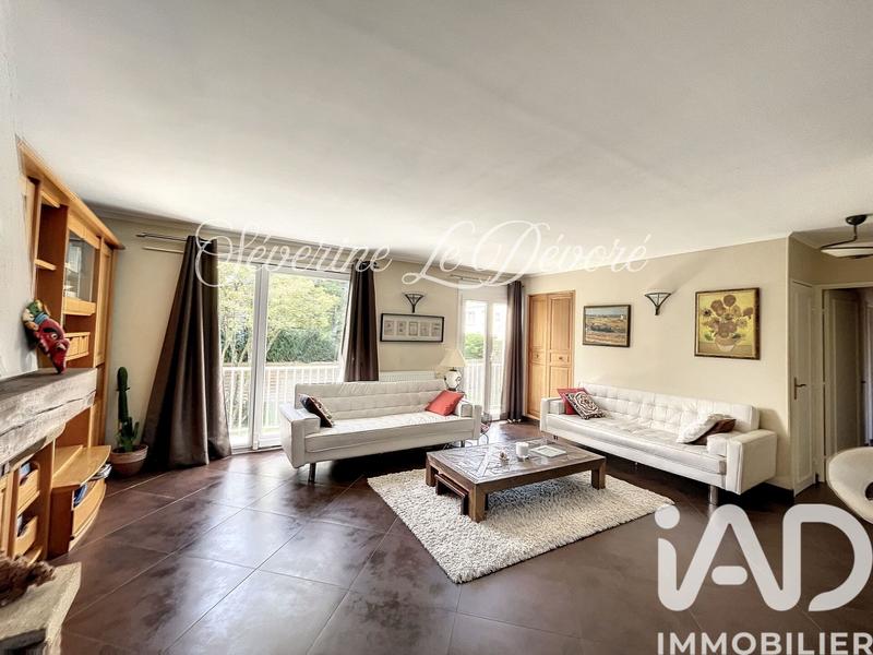 Maison - 185 m² - 9 pièces